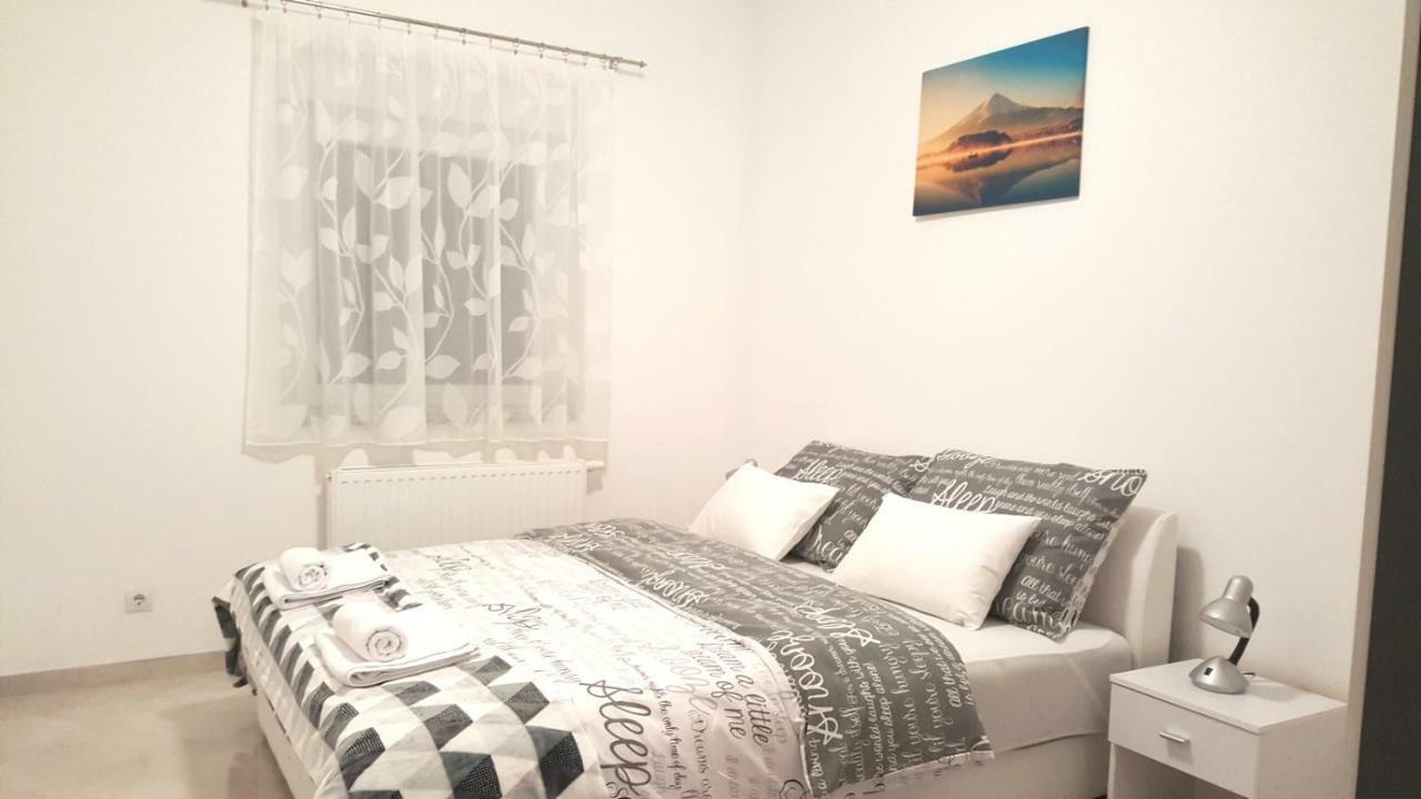Apartman Pampas โอซีเยก ภายนอก รูปภาพ