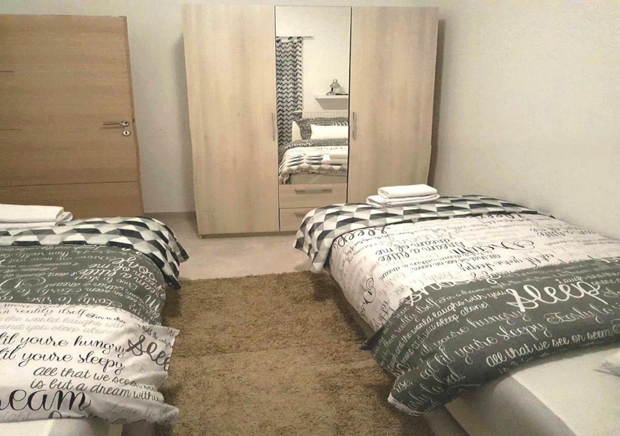Apartman Pampas โอซีเยก ภายนอก รูปภาพ