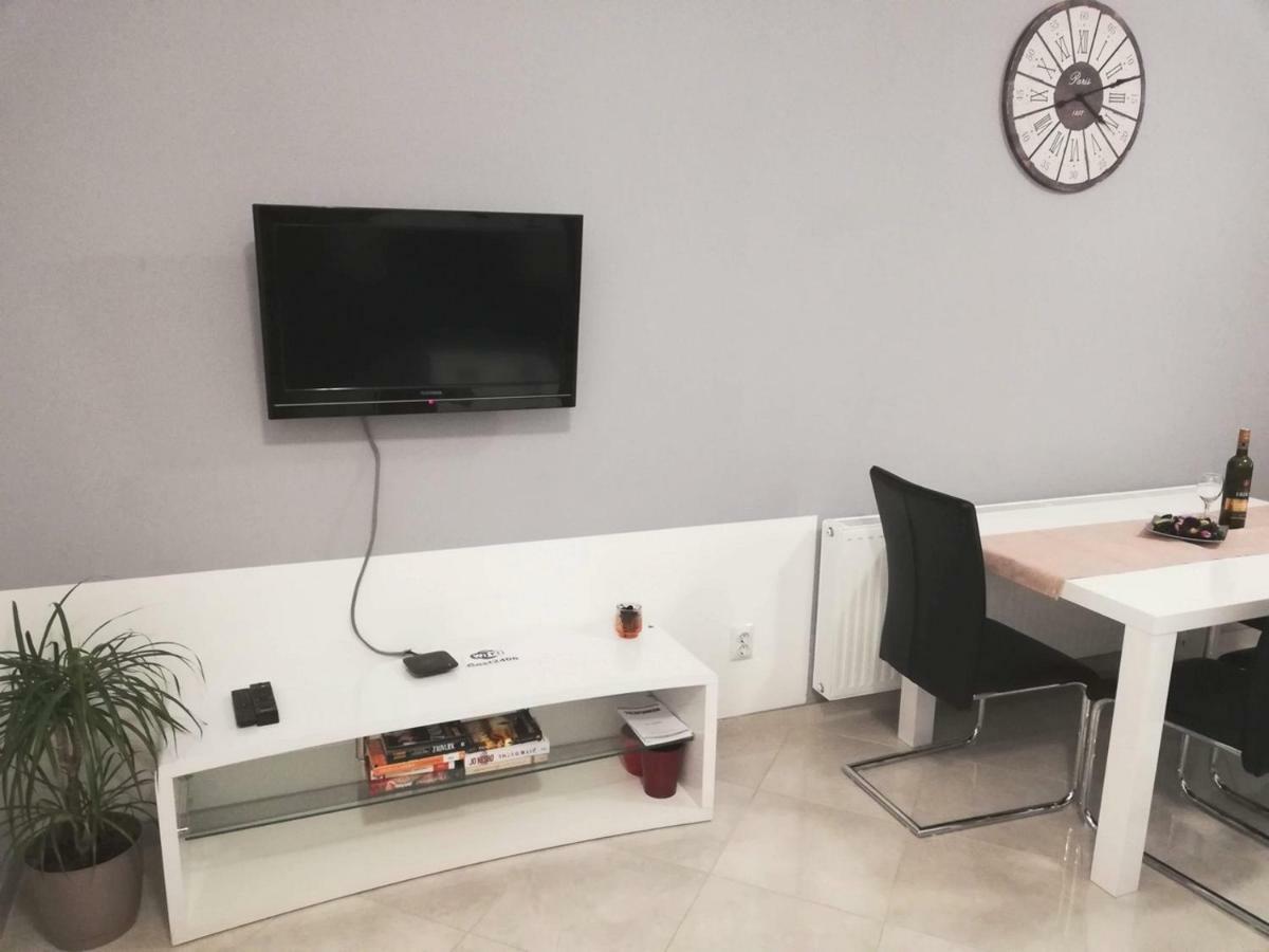 Apartman Pampas โอซีเยก ภายนอก รูปภาพ